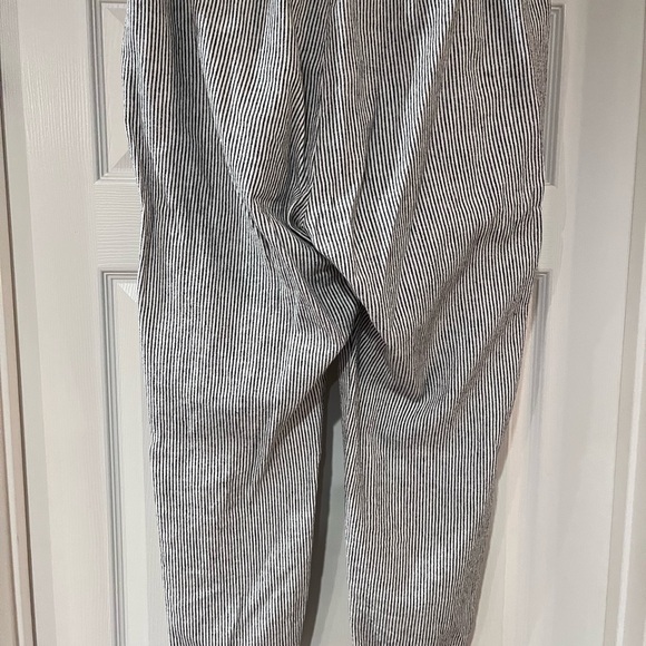 J Crew capris - Picture 3 of 3
